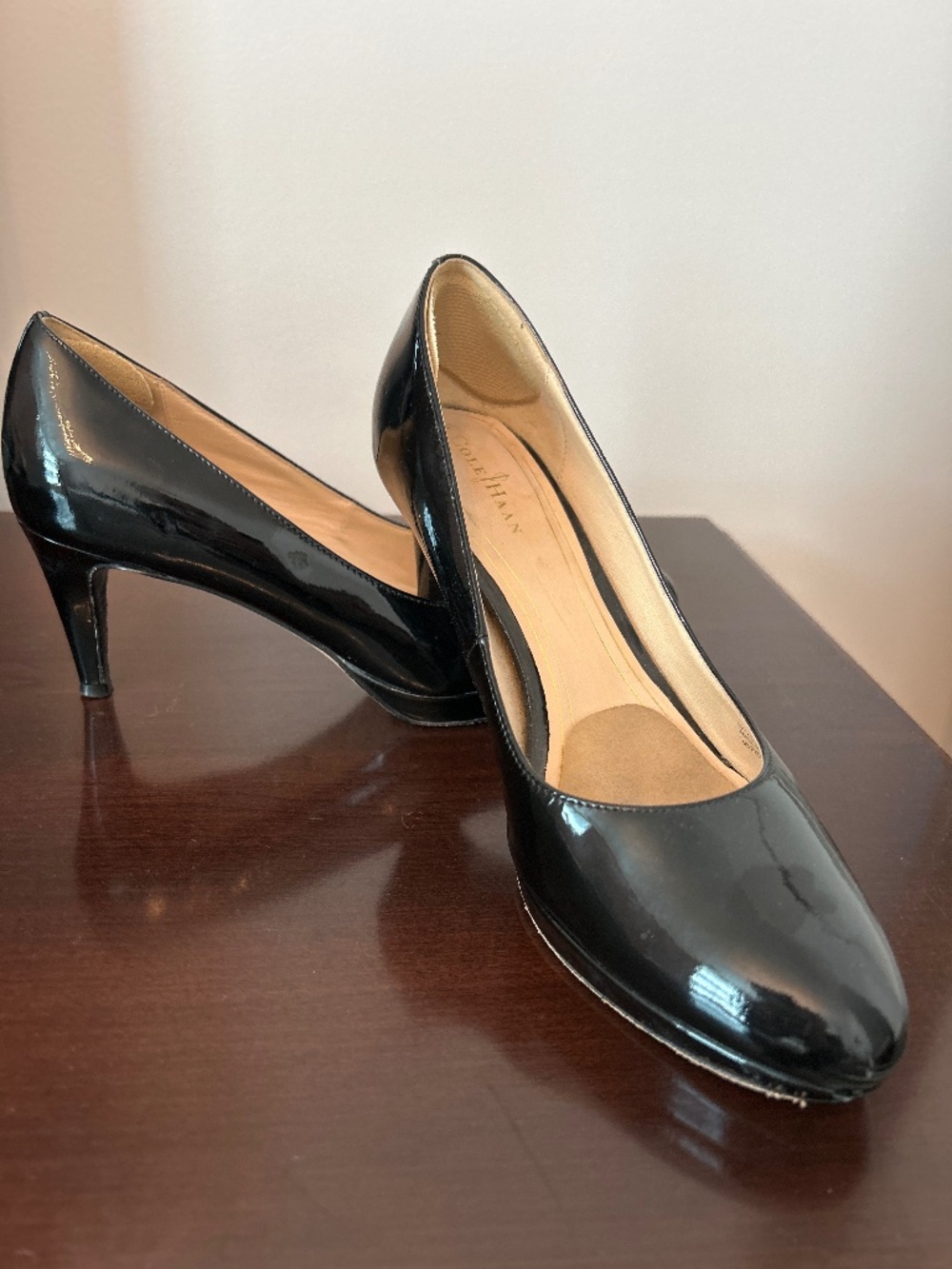 Cole Haan Chelsea Black Patent Leather Pumps size 8B